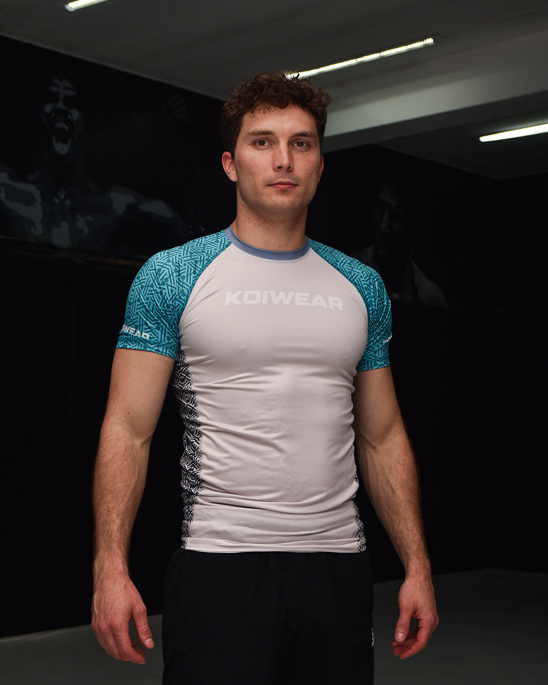 Essentials Rashguard KOI