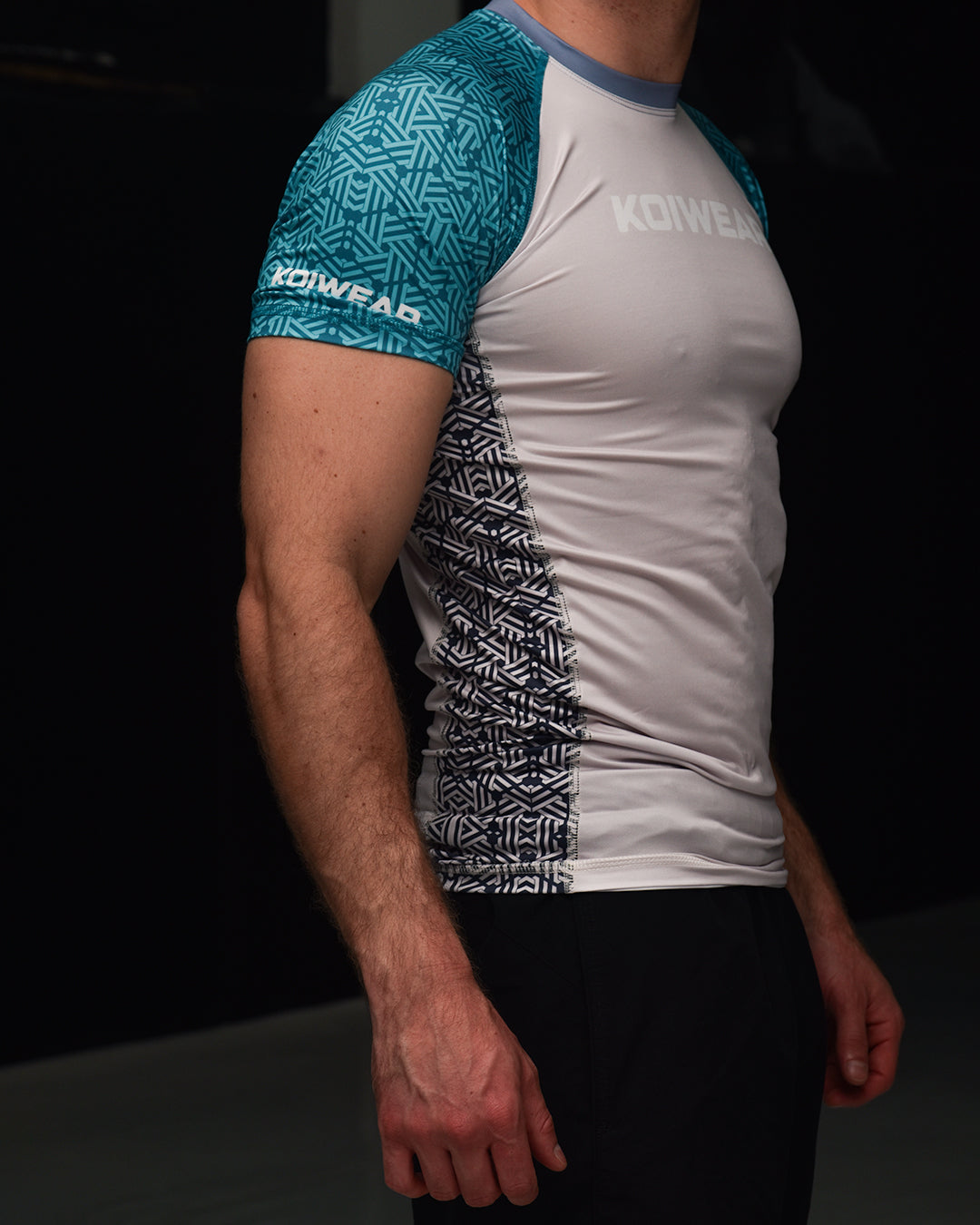 Essentials Rashguard KOI